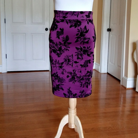 Popana Dresses & Skirts - 🌹NWOT Popana Hi-Waisted Floral Bodycon Skirt